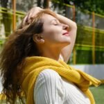 woman, crop top, pullover, modern, sporty style, style, brightly, columns, playground, fashion